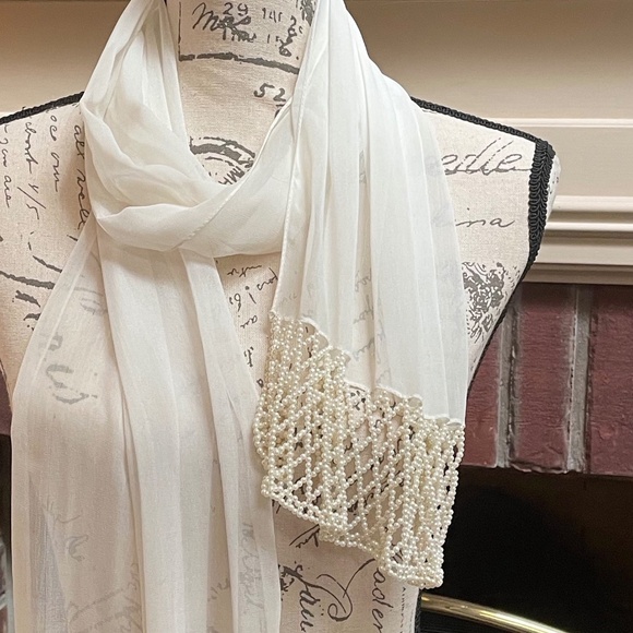 Beaded pearl sheer scarf - Picture 4 of 5